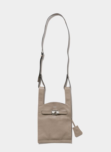 market shoulder bag in shrink leather 詳細画像 Gray Beige 2