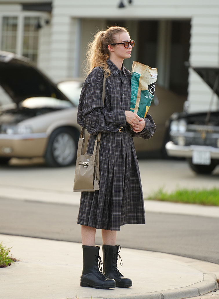 market shoulder bag in shrink leather 詳細画像 Gray Beige 3