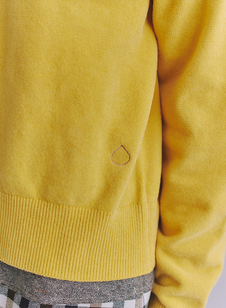 【ウォッシャブル】Creamy Cotton 玉ねぎ刺繍クルーネックニット 詳細画像 Yellow 3