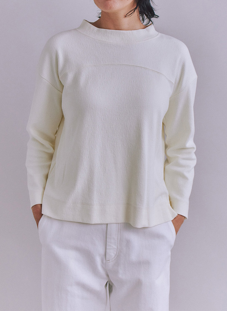Crepe Double Face Knit 切替えボトルネックプルオーバー 詳細画像 White 1