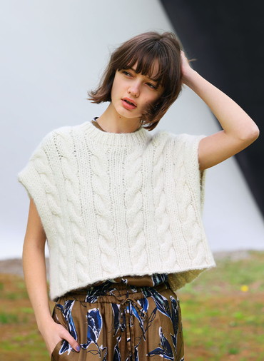 CABLE HAND-KNITTED TOP