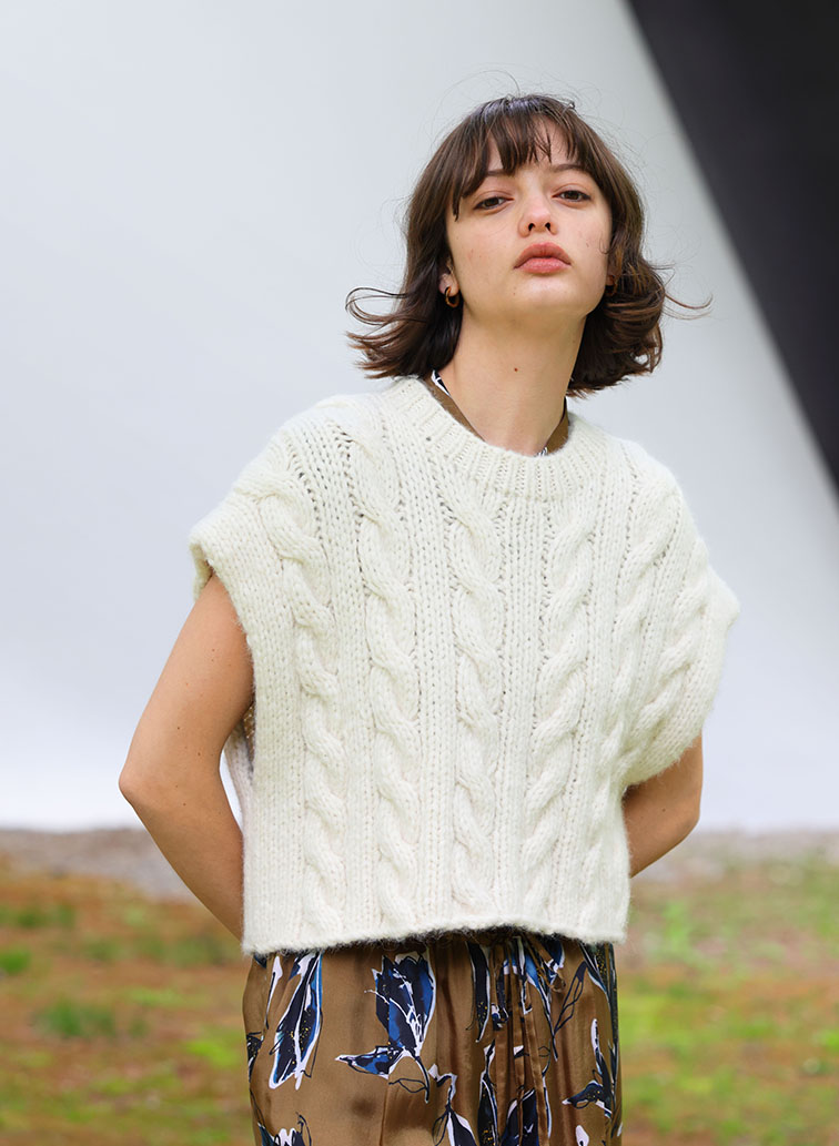 CABLE HAND-KNITTED TOP 詳細画像 Off White 3