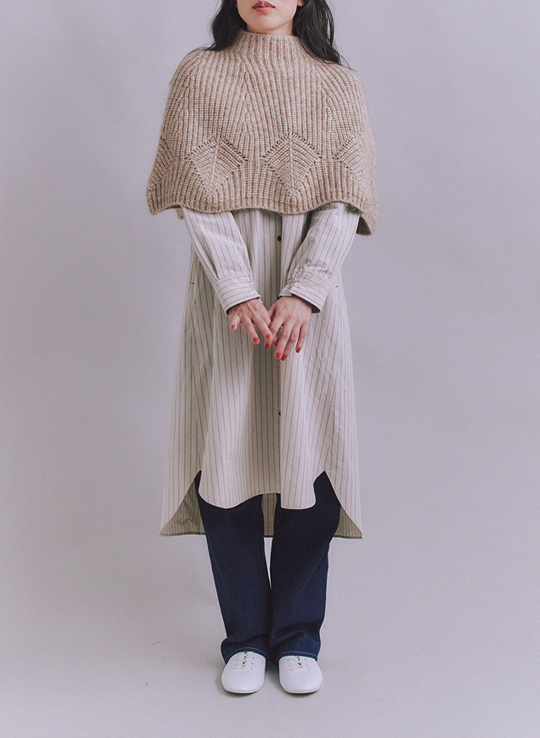 Cotton Alpaca 木の葉柄ニットケープ 詳細画像 Beige 3