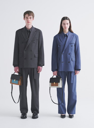 Clasp lock Leather Pocket Hand Bag 詳細画像 Ecru 1