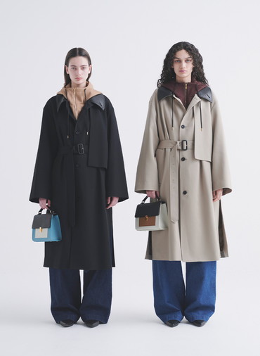 Clasp lock Leather Pocket Hand Bag 詳細画像 Ecru 2