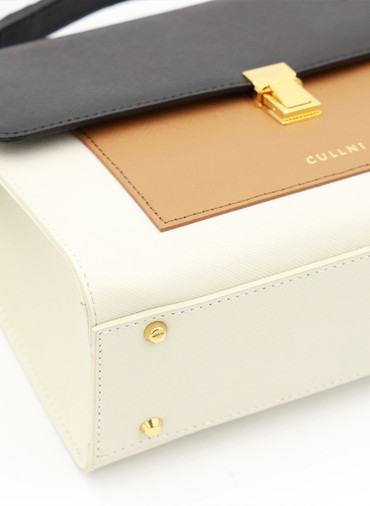 Clasp lock Leather Pocket Hand Bag 詳細画像 Ecru 4