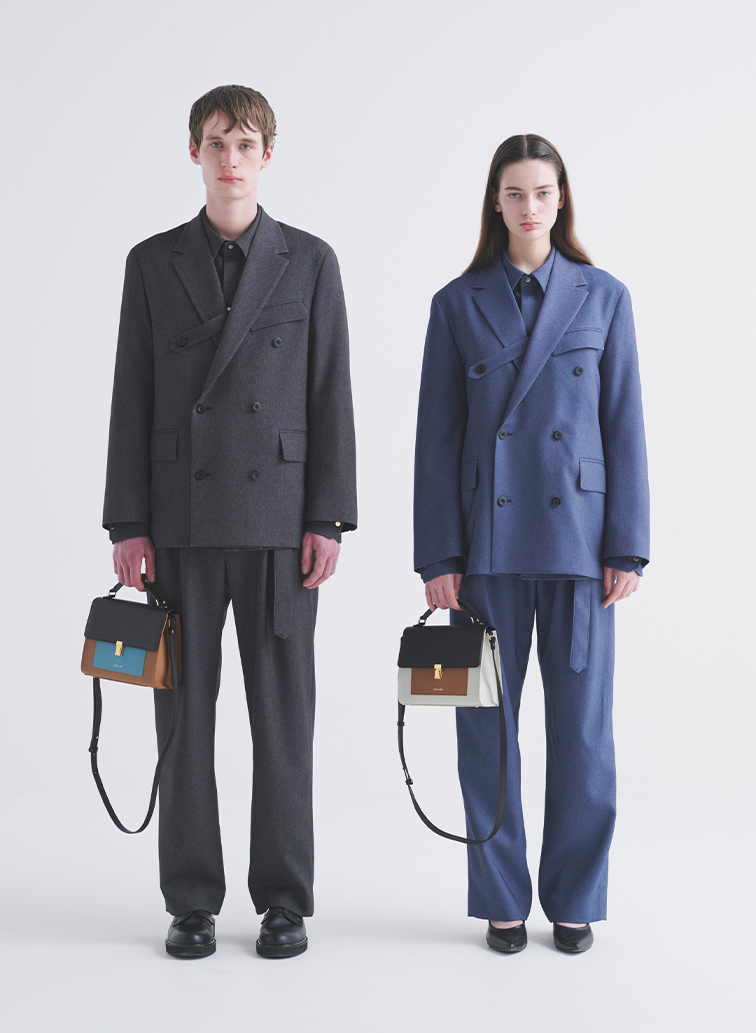 Clasp lock Leather Pocket Hand Bag 詳細画像 Ecru 1