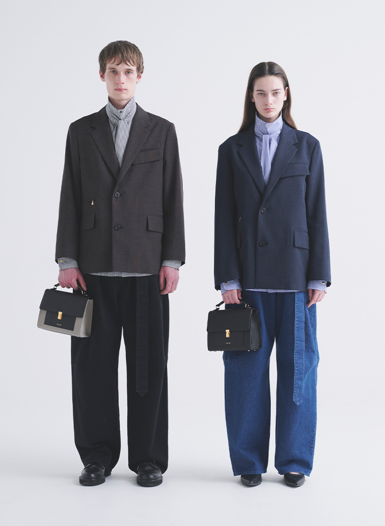 Clasp lock Leather Pocket Hand Bag 詳細画像 Ecru 3