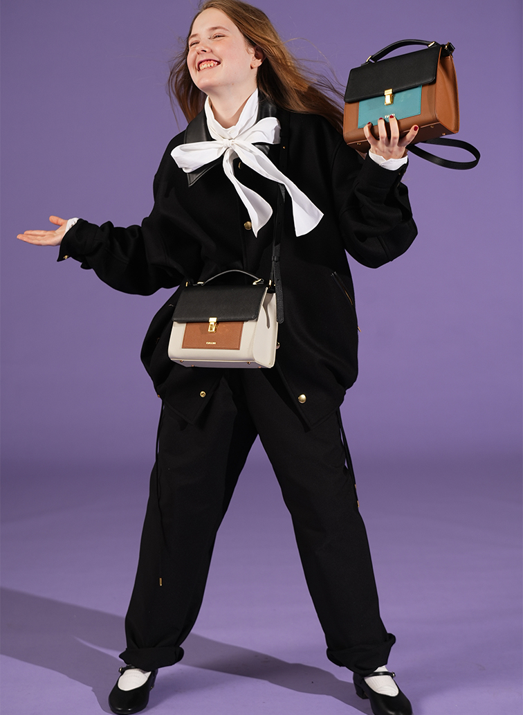 Clasp lock Leather Pocket Hand Bag 詳細画像 Ecru 4