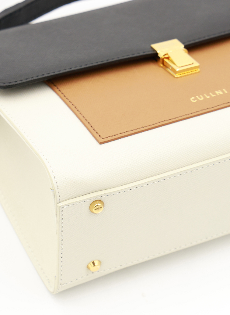 Clasp lock Leather Pocket Hand Bag 詳細画像 Ecru 4