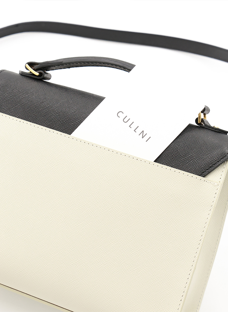 Clasp lock Leather Pocket Hand Bag 詳細画像 Ecru 5