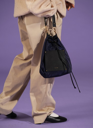 Leather Pocket High Count Taffeta Drawstring Bag 詳細画像 Grey 7