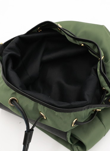 Leather Pocket High Count Taffeta Drawstring Bag 詳細画像 Khaki 3
