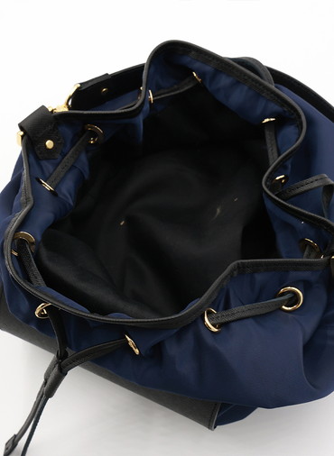 Leather Pocket High Count Taffeta Drawstring Bag 詳細画像 Navy 3