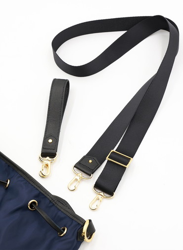 Leather Pocket High Count Taffeta Drawstring Bag 詳細画像 Navy 4