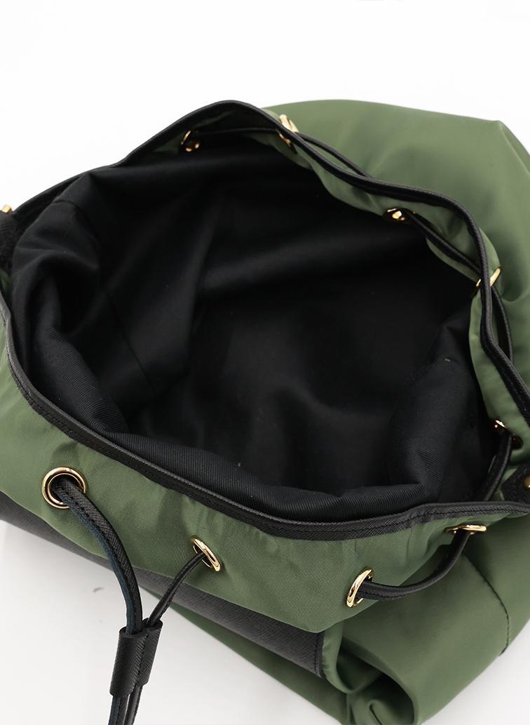 Leather Pocket High Count Taffeta Drawstring Bag 詳細画像 Khaki 3