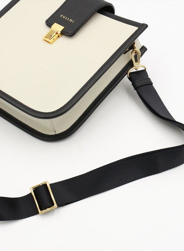 Clasp lock Leather Mini Shoulder Bag 詳細画像 Ecru 4