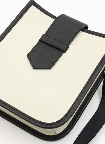 Clasp lock Leather Mini Shoulder Bag 詳細画像 Ecru 5