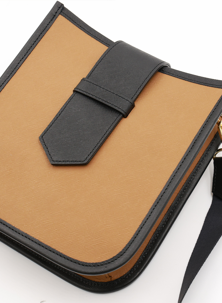 Clasp lock Leather Mini Shoulder Bag 詳細画像 Brown 4