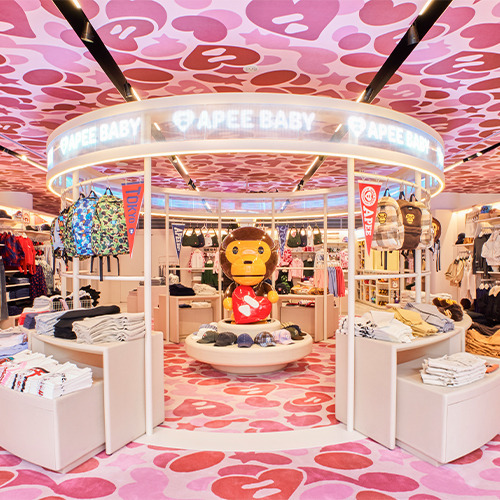 Z世代に寄り添うファッション《エイピー》の旗艦店がオープン。