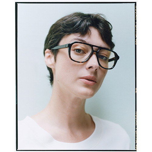 《マイキータ》がコンテンポラリーなレンズを通して再解釈したベッ甲。