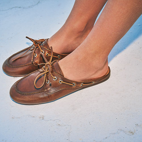 《スペリー》初のボートシューズ＆ミュールが登場。