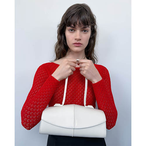 構築的ラインが主役の新作バッグ 洗練されたフォルムに宿る新鮮さ。